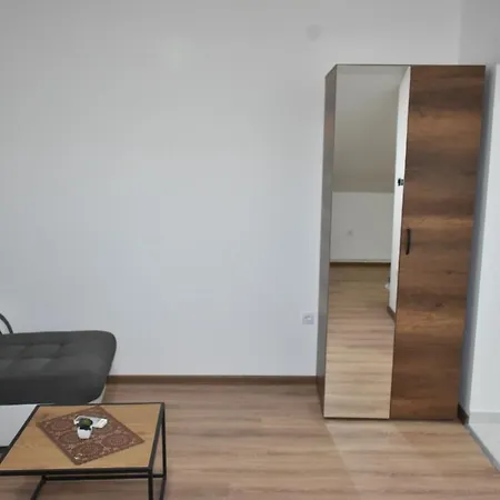 Lägenhet Trpeza Prenociste