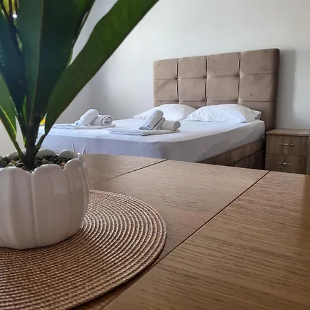 Lägenhet Trpeza Prenociste